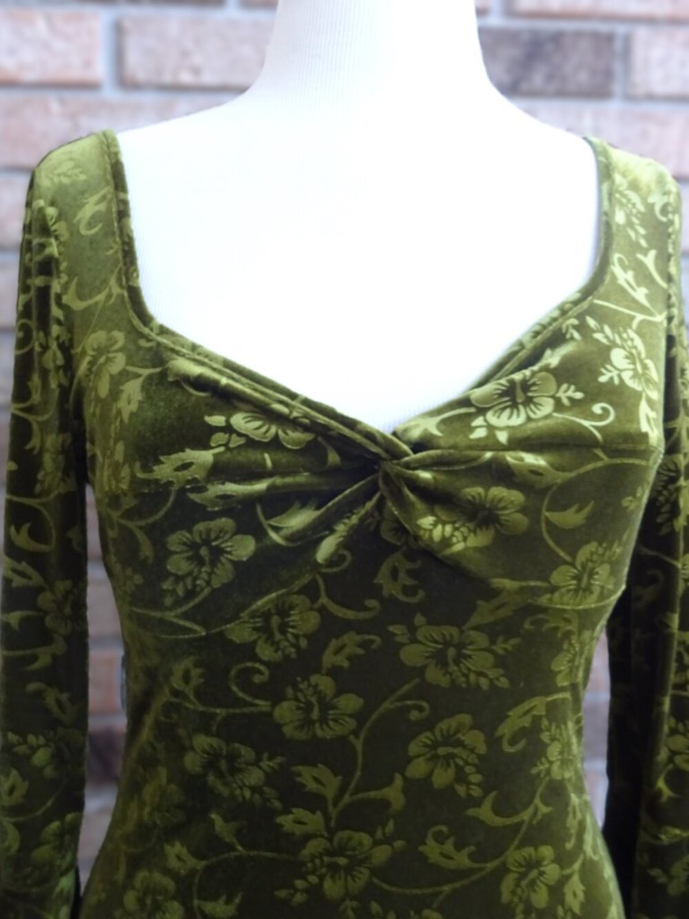 CIDER Olive Green Floral Velvet Mini Dress - Size M - Picture 2 of 14